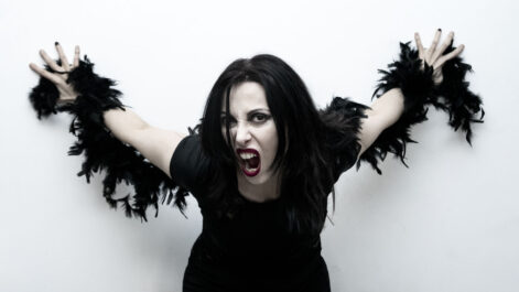 Silversnake Michelle black make up dark 2024