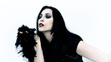Silversnake Michelle black make up dark 2024