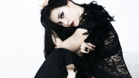Silversnake Michelle black make up dark 2024